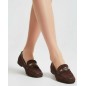 Mocassins en daim chocolat  avec détail doré