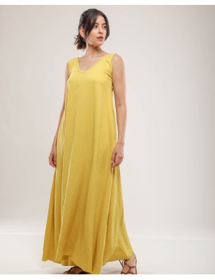 Robe longue col V sans manches – Élégance Naturelle