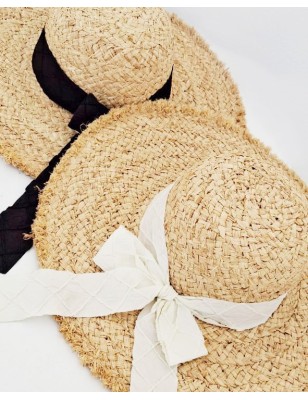 Chapeau en raphia naturel avec ruban en toile