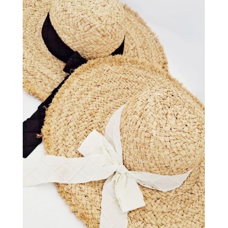 Chapeau en raphia naturel avec ruban en toile