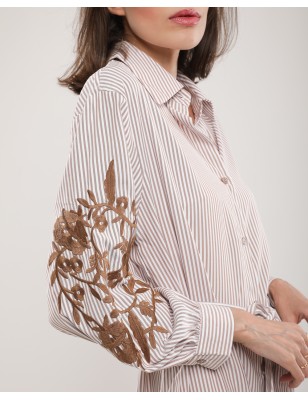 Robe chemise brodée