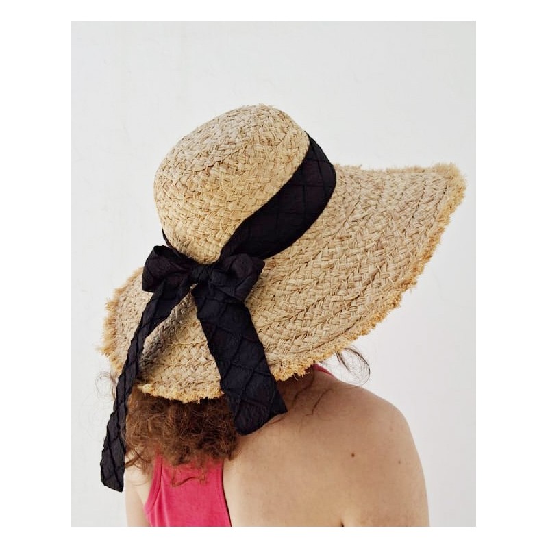 Chapeau en raphia naturel avec ruban en toile Chapeau en raphia naturel avec ruban en toile
