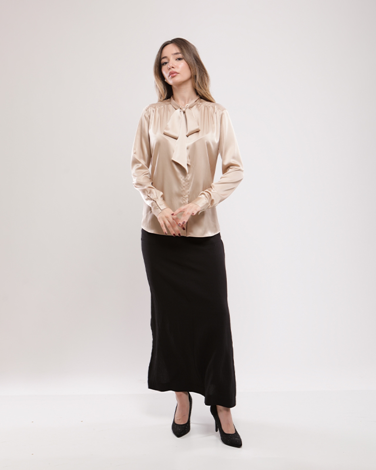 Chemise satin, popeline ou lin : laquelle choisir selon votre style ?